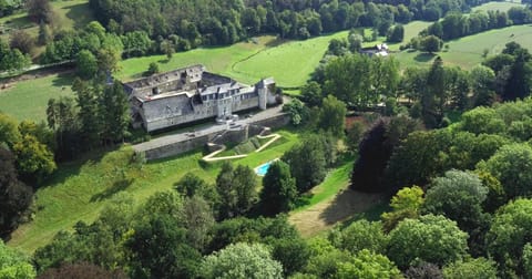 Château de la Chapelle Bed and Breakfast in Wallonia, Belgium