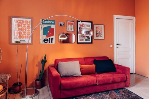 A1)Colourful Vintage Apartment 5min from Gare Midi Vacation rental in Saint-Gilles