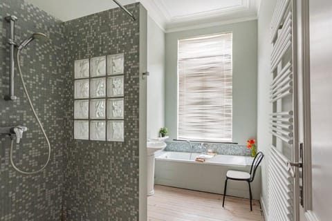 A1)Colourful Vintage Apartment 5min from Gare Midi Vacation rental in Saint-Gilles