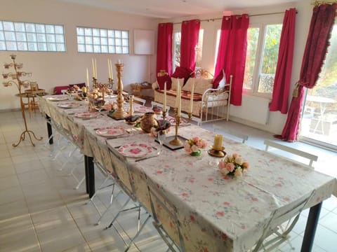 Romantic house for 17 people  Vacation rental in Île-de-France