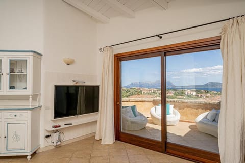 Casa Lola by Wonderful Italy Apartment in Pittulongu