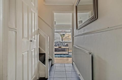 Outstanding 4 Bedroom House Vacation rental in Corby