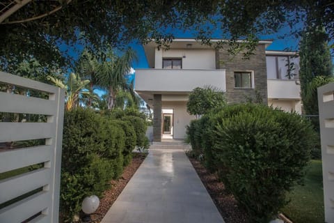 Protaras Holiday Villa De1 Hotel in Protaras