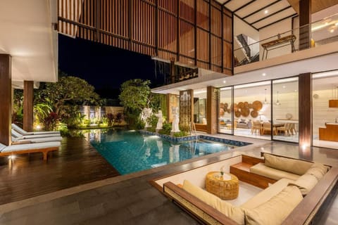 Jimbaran Luxury Boutique 4 BR Pool Villa Villa in Kuta Selatan