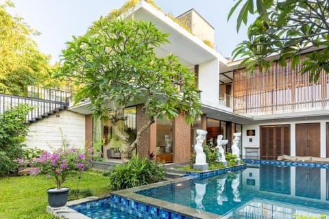 Jimbaran Luxury Boutique 4 BR Pool Villa Villa in Kuta Selatan