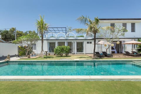 Jimbaran Super Huge 5 BR Private Pool Villa Villa in Kuta Selatan