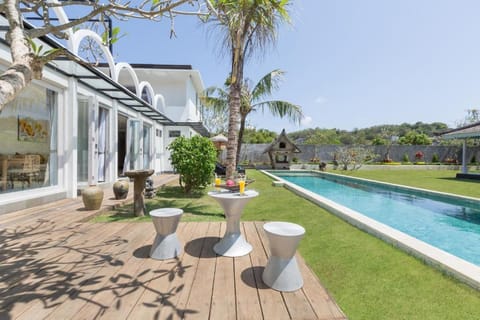 Jimbaran Super Huge 5 BR Private Pool Villa Villa in Kuta Selatan