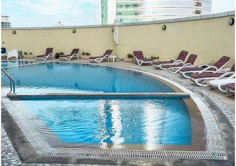 Cosmos Living Stylish Studio Near Dubai Marina Vacation rental in Dubai