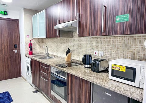 Cosmos Living Stylish Studio Near Dubai Marina Vacation rental in Dubai