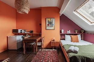 A4 Colorful 25m2 cozy studio 3 min from Gare Midi Apartment in Saint-Gilles