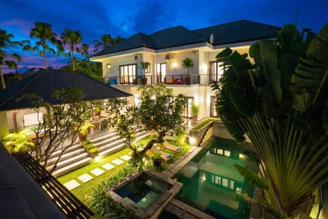 Mahisa 5BR Villa with Private Pool DH09 Villa in North Kuta