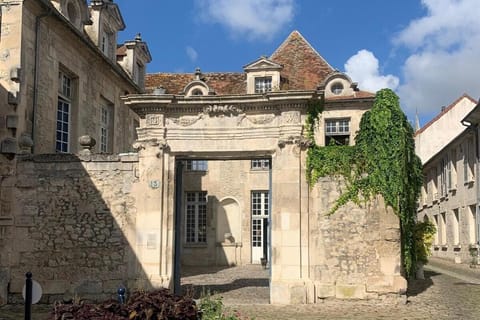 La Maison Saint Joseph Bed and Breakfast in Île-de-France
