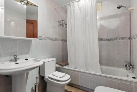 Marysol Apt with pool by Costarentals - Ref 200 Apartment in Torremolinos