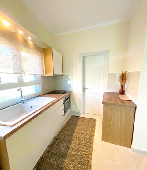 Beachfront 4-bed luxury suite - Agios Gordios Corfu Greece Apartment in Saint Gordios beach