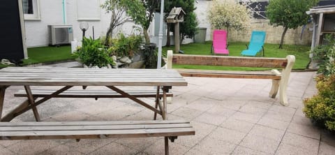 Maison Dco Pop Et Chaleureuse Avec Spa, Sauna Vacation rental in Calais