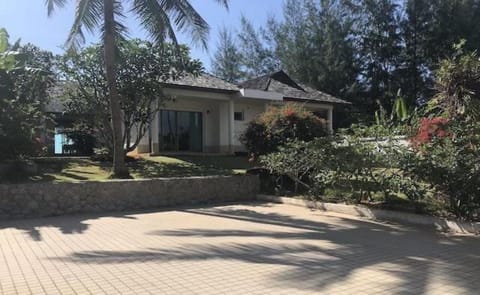 EXCLUSIVE LUXURY BEACH RESIDENCE Vacation rental in Khok Kloi