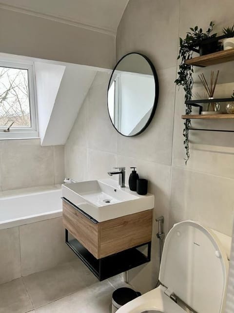 Fayhomes West Midlands Luxury Late 1800 Property Vacation rental in Walsall