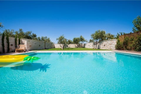 Four-Bedroom Villa Near Downtown by Delfus Villa in Crete