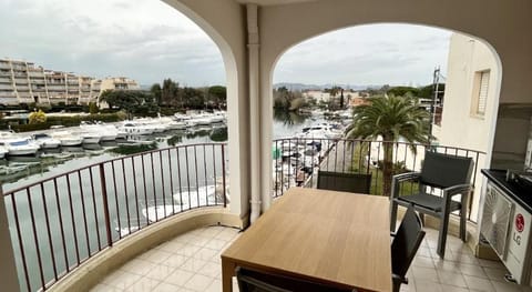 Studio moderne - Port de Mandelieu - Proche Mer Hotel in Mandelieu-La Napoule