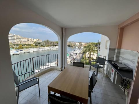 Studio moderne - Port de Mandelieu - Proche Mer Hotel in Mandelieu-La Napoule