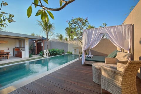 Affordable Luxury Villa for Couple Jimbaran Villa in Kuta Selatan