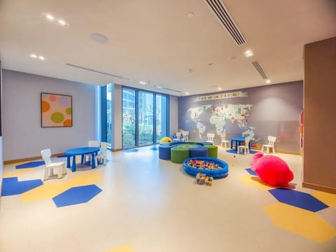 Gorgeous 1 BR with Private Terrace | Marina View Apartment in Dubai