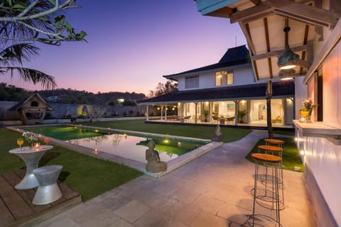 Jimbaran Super Huge 4 BR Private Pool Villa Villa in Kuta Selatan