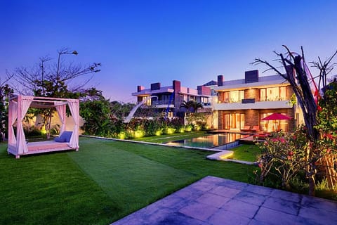 Beach Front 5 BR Private Pool Villa & Large Garden Vacation rental in Blahbatuh