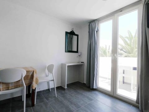 Maisonette 30 meters from Perissa Beach Apartment in Perissa