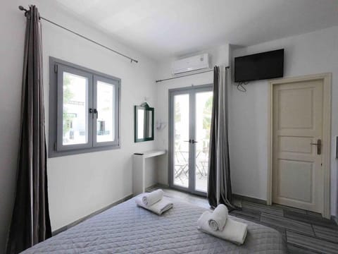 Deluxe Studio 30 meters from Perissa Beach Apartment in Perissa