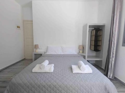 Deluxe Studio 30 meters from Perissa Beach Apartment in Perissa