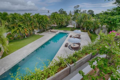 Canggu White Exotic 3 BR Private Pool (A) Villa in North Kuta