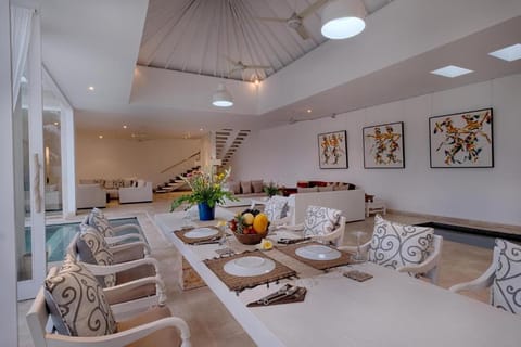 Canggu White Exotic 3 BR Private Pool (A) Villa in North Kuta