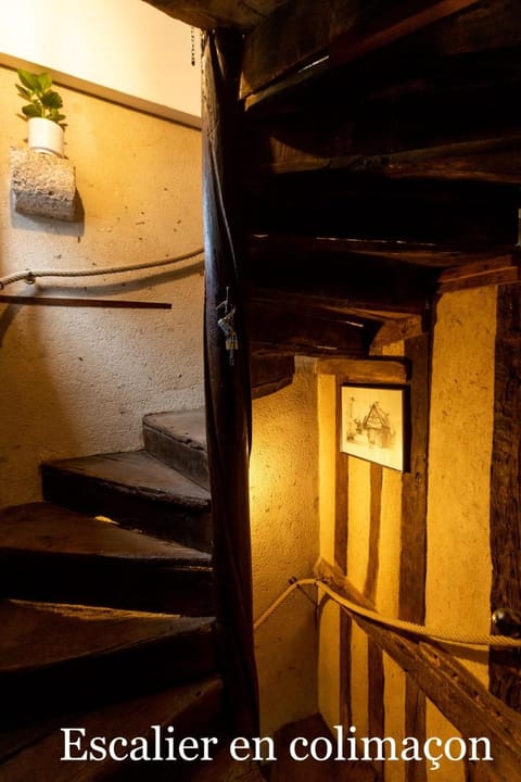 La Tour aux Grains chambres autonomes Bed and Breakfast in Centre-Val de Loire