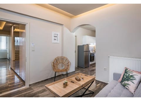 Jacuzzi Luxury Suite Sea View by Delfus Apartment in Agia Marina