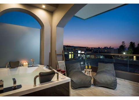 Jacuzzi Luxury Suite Sea View by Delfus Apartment in Agia Marina