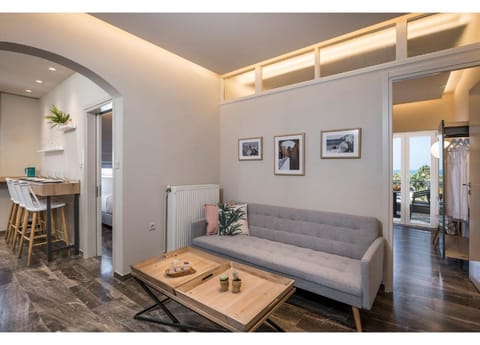 Jacuzzi Luxury Suite Sea View by Delfus Apartment in Agia Marina