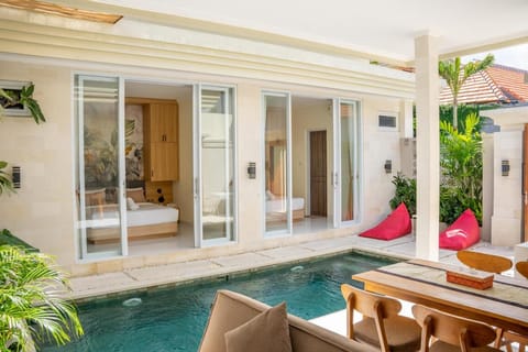 Kamandari Villa - Seminyak Villa in Kuta