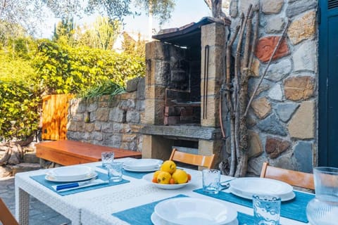 Lemon Apartment with Garden and Sea View by Wonderful Italy Apartment in Bordighera