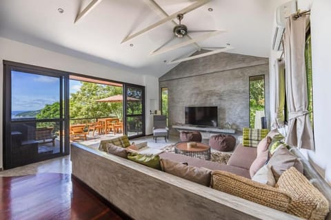 BlueView Villa, Amazing 3-Bedroom, Sea View Villa, Villa in Ko Tao