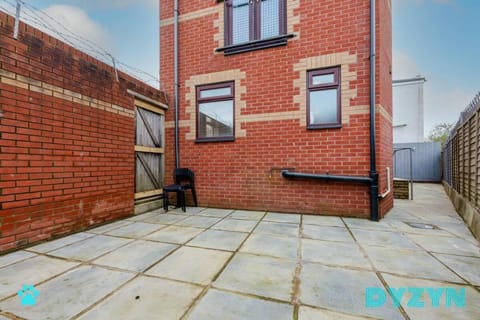 The Nest - Parking - Garden - By Dyzyn Vacation rental in Cardiff