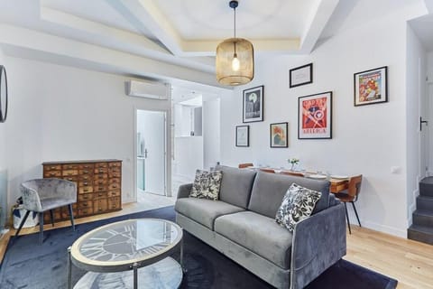 Apartment Loft Père Lachaise by Studio prestige Apartment in Paris