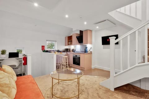 Long Stays in Gloucester City Centre Apartment in Gloucester