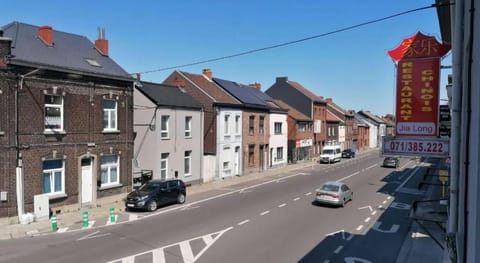 La Maison Heureuse Apartment in Charleroi