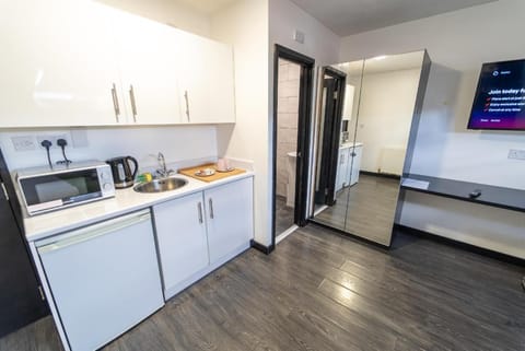 23 North road Studios near QE and UOB Hotel in Birmingham