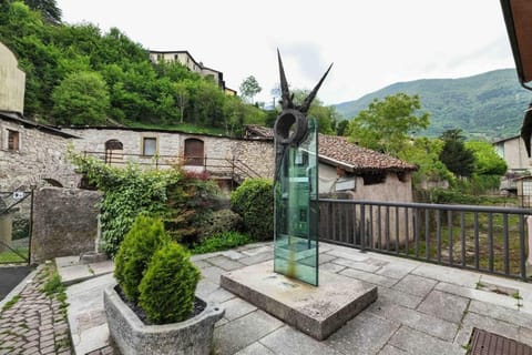 Centro storico Bilocale Checkin 24h Wi-Fi Bus 500m Vacation rental in Province of Brescia