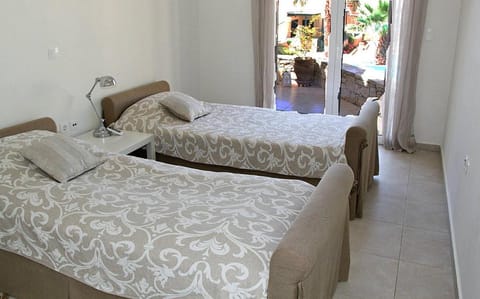 Ninas Place, 5min On Foot From The Beach Apartment in Panormos in Rethymno