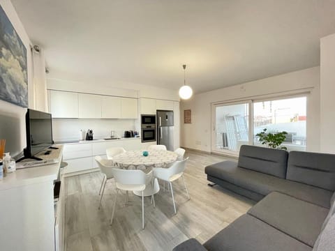 Ida Palace, new deluxe seafront apartment Apartment in Stintino