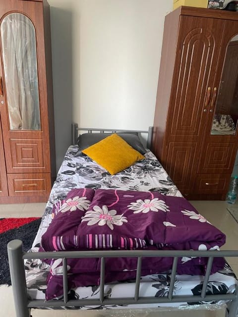 Ladies hostel (bed space) Apartment in Al Sharjah