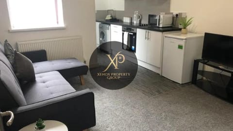 One Bed Flat in Central Stoke Near Train Station Apartment in Stoke-on-Trent